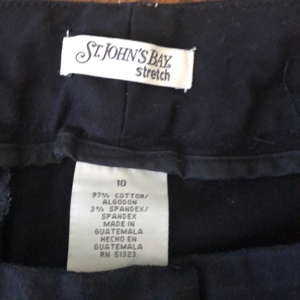 Black mid length Capri